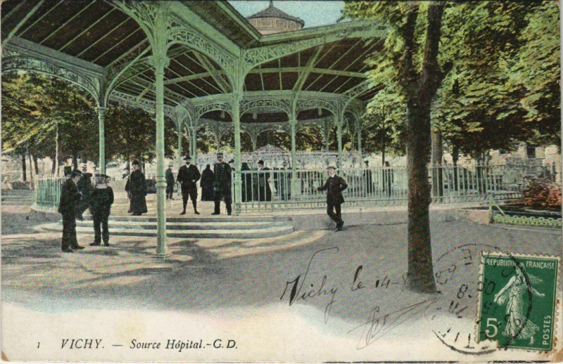 Carte postale ancienne Vichy Source Hopital à Vichy
