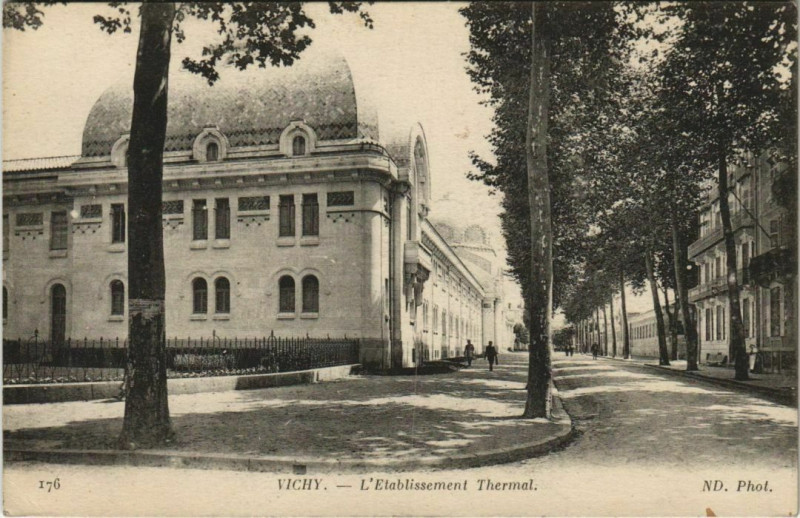 Carte postale ancienne Vichy Etablissement Thermal à Vichy