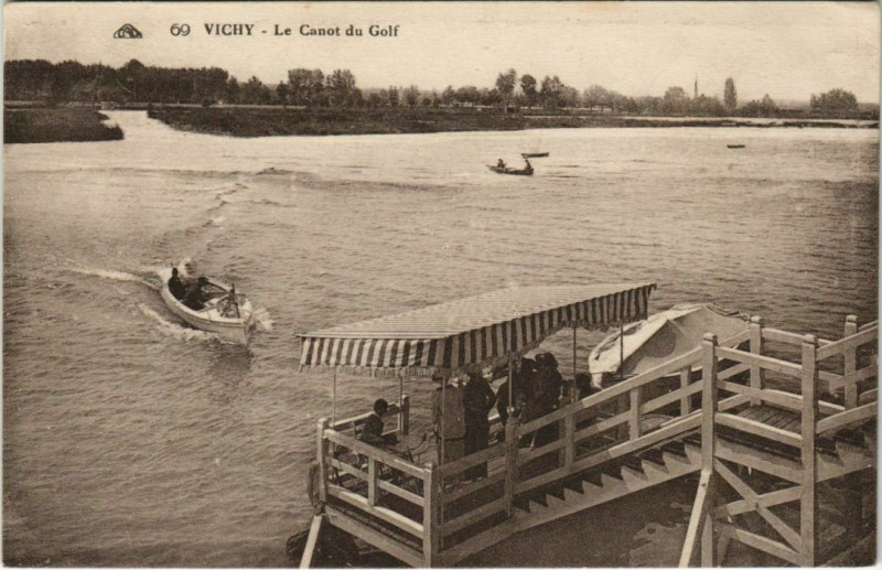 Carte postale ancienne Vichy Le Canot du Golf à Vichy