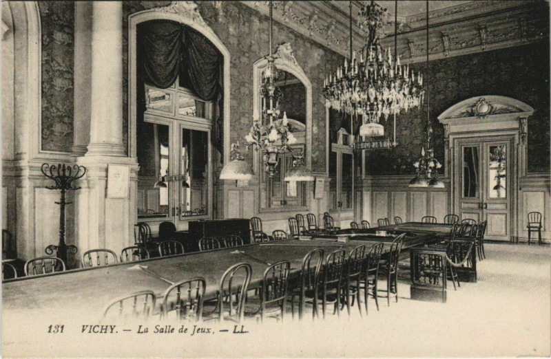 Carte postale ancienne Vichy LaSalle de Jeux à Vichy