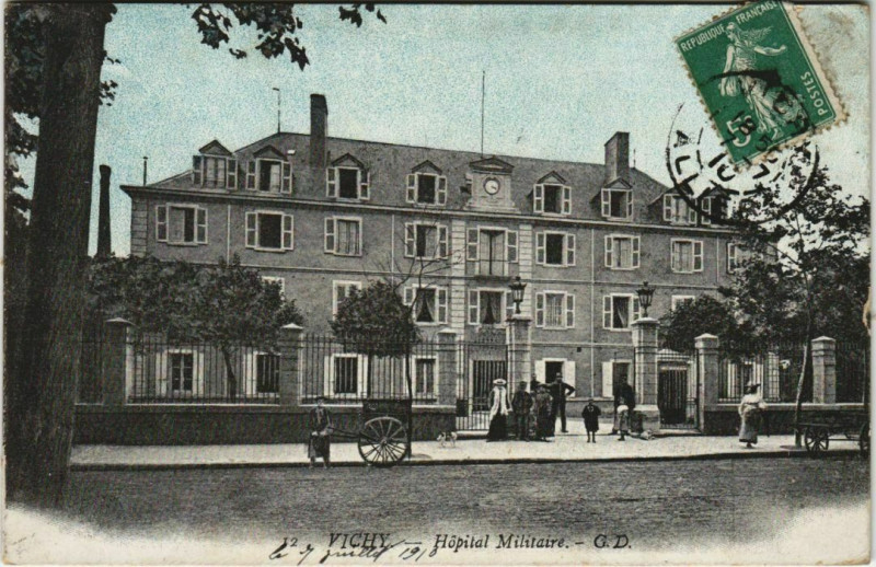 Carte postale ancienne Vichy Hopital Militaire à Vichy