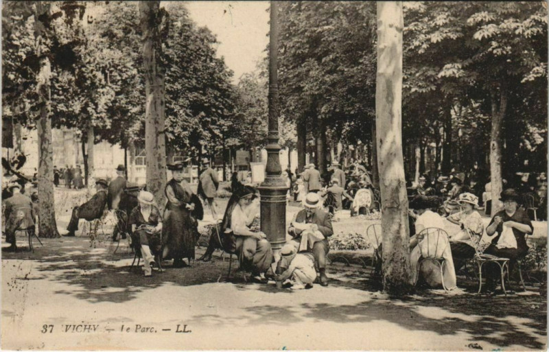 Carte postale ancienne Vichy Le Parc à Vichy