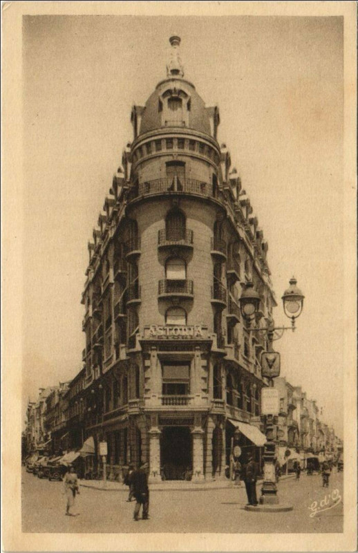 Carte postale ancienne Vichy Hotel Astoria à Vichy