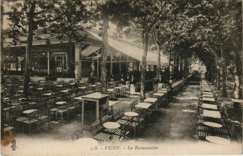 Carte postale ancienne Vichy La Restauration à Vichy