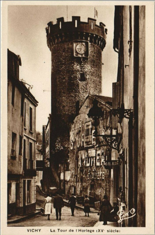 Carte postale ancienne Vichy Tour de l'Horloge à Vichy