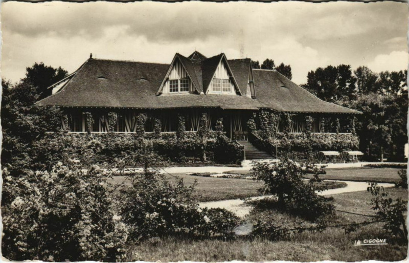 Carte postale ancienne Vichy Golf House à Vichy