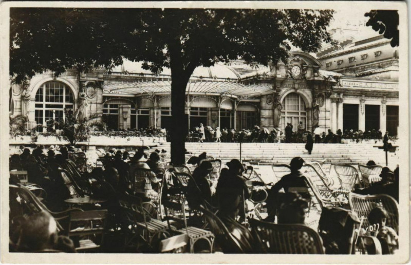 Carte postale ancienne Vichy Le Casino à Vichy