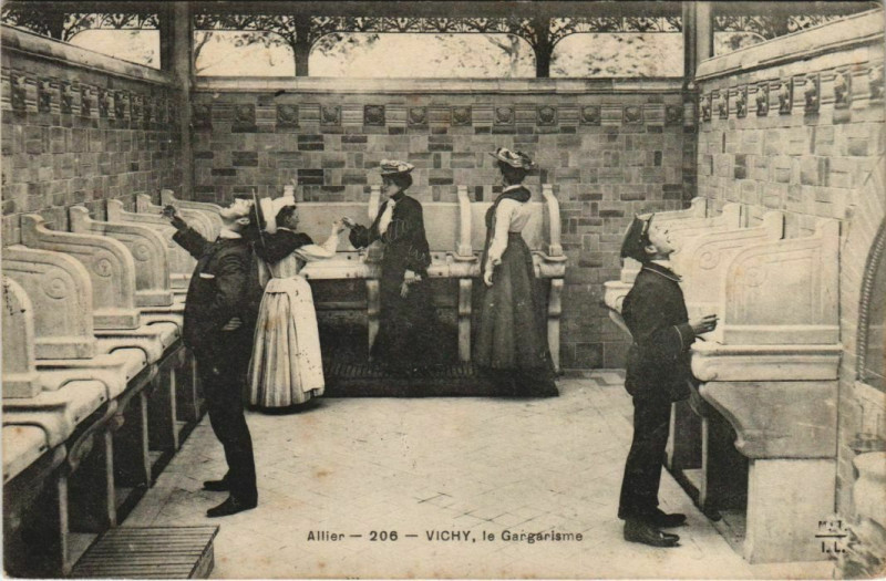 Carte postale ancienne Vichy le Gargarisme à Vichy