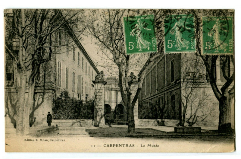 Carte postale ancienne Vaucluse Carpentras Le Musée à Carpentras