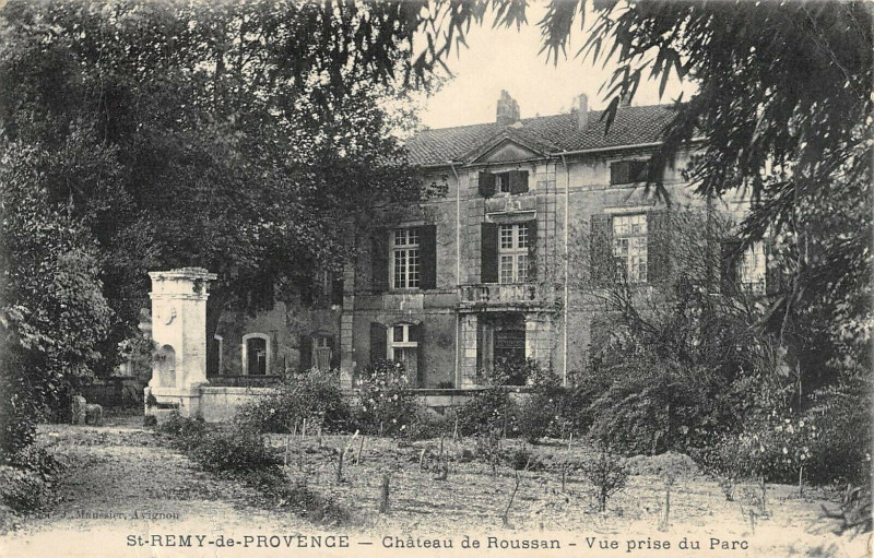 Carte postale ancienne Saint Remy De Provence Chateau De Roussan Vue Prise Du Parc