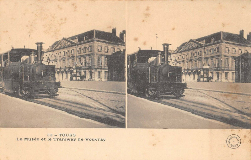Carte postale ancienne Tours Le Musee Et Le Tramway De Vouvray Train à Tours