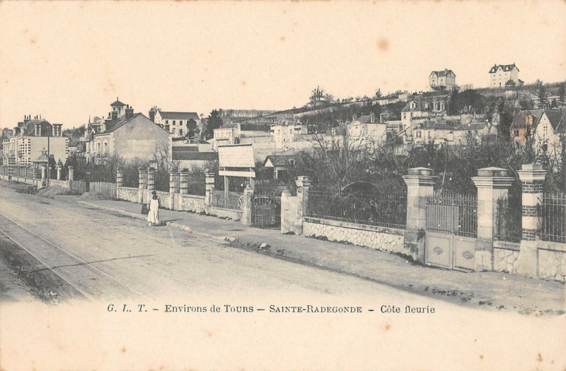 Carte postale ancienne Environs De Tours Sainte Radegonde Cote Fleurie à Tours