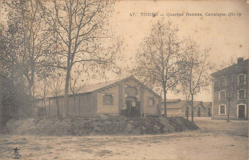 Carte postale ancienne Tours Quartier Rannes Cavalerie à Tours