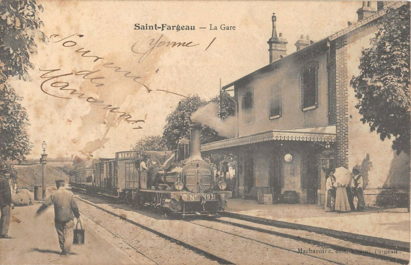 Carte postale ancienne Saint Fargeau La Gare (Train à Saint-Fargeau
