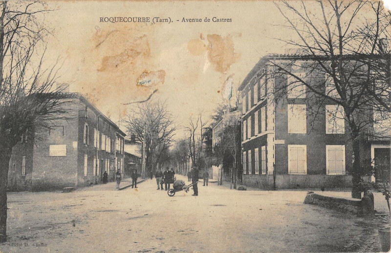 Carte postale ancienne Roquecourbe Avenue De Castres à Castres