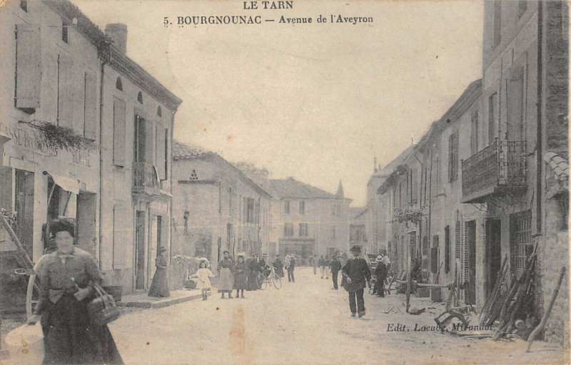 Carte postale ancienne Bourgnounac Avenue De L'Aveyron