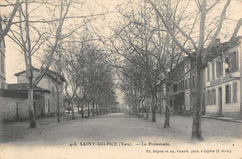 Carte postale ancienne Saint Sulpice La Promenade