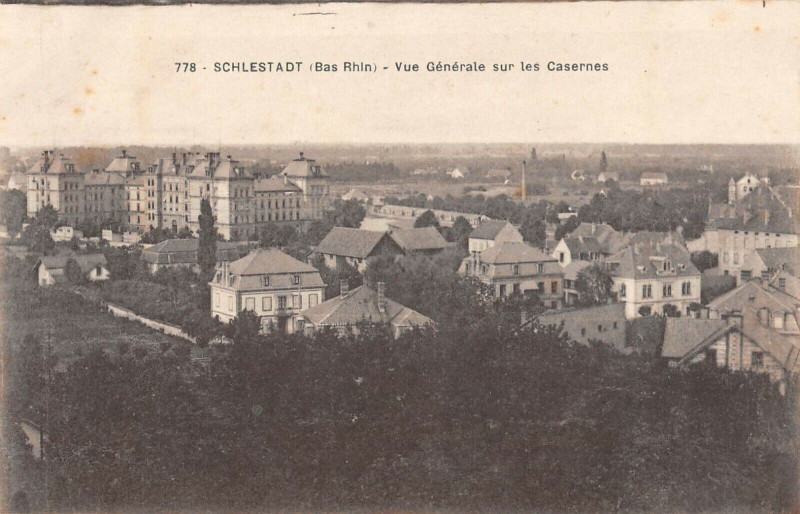 Carte postale ancienne Sclestadt Vue Generale Sur Les Casernes
