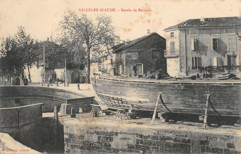 Carte postale ancienne Salleles D'Aude Bassin De Radoub