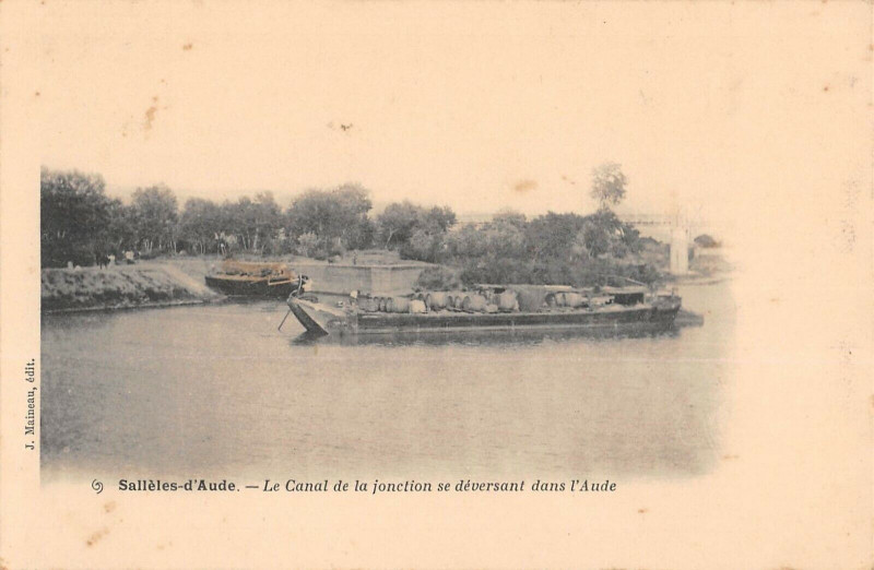 Carte postale ancienne Salleles D'Aude Le Canal De La Jonction Se Deversant Dans L'Aude