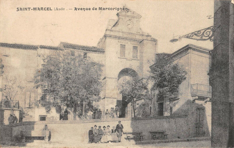 Carte postale ancienne Saint Marcel Avenue De Marcorignan à Marcorignan