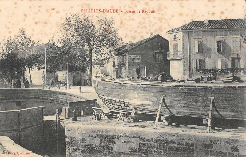 Carte postale ancienne Salleles D'Aude Bassin De Radoub