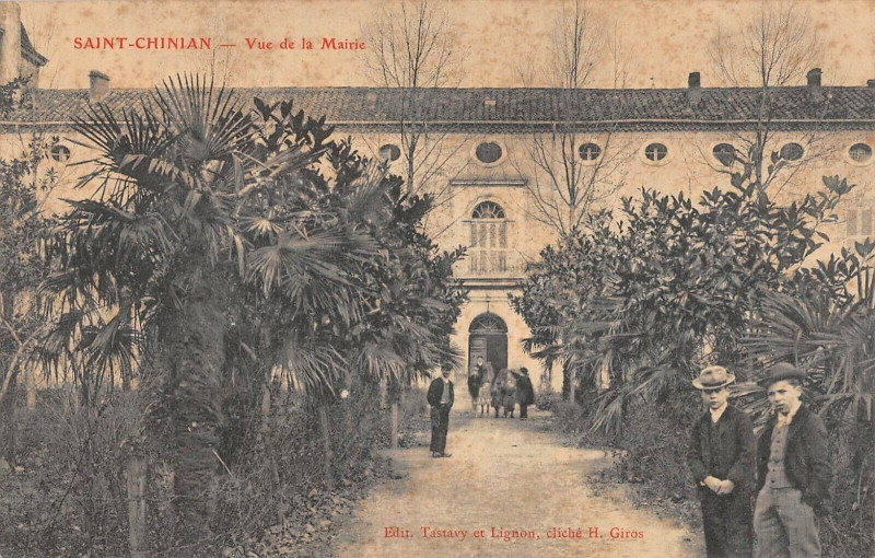 Carte postale ancienne Saint Chinian Vue De La Mairie à Saint-Chinian