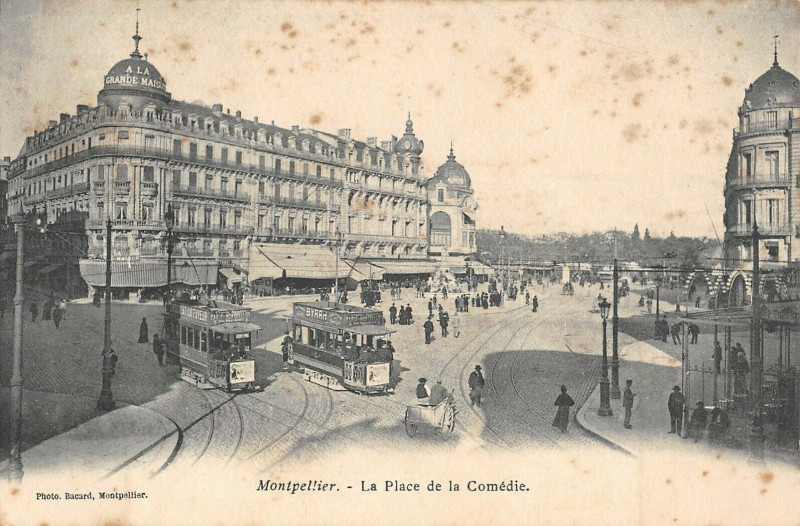 Carte postale ancienne Montpellier Place De La Comedie à Montpellier