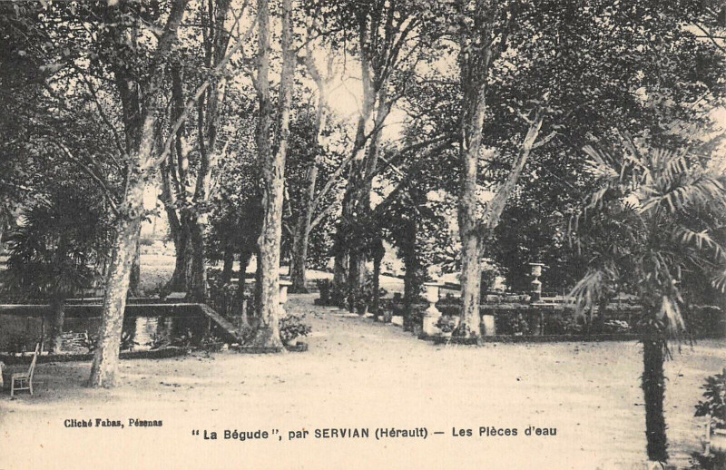 Carte postale ancienne La Begude Par Servian Les Pieces D'Eau à Servian