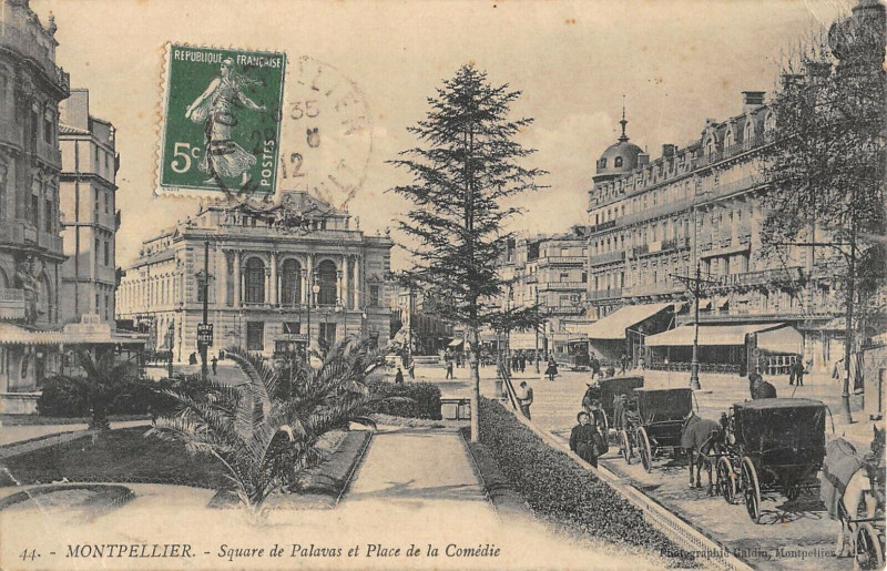 Carte postale ancienne Montpellier Square De Palavas Et Place De La Comedie à Montpellier