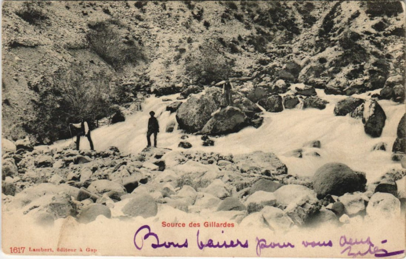 Carte postale ancienne Source des Gillardes