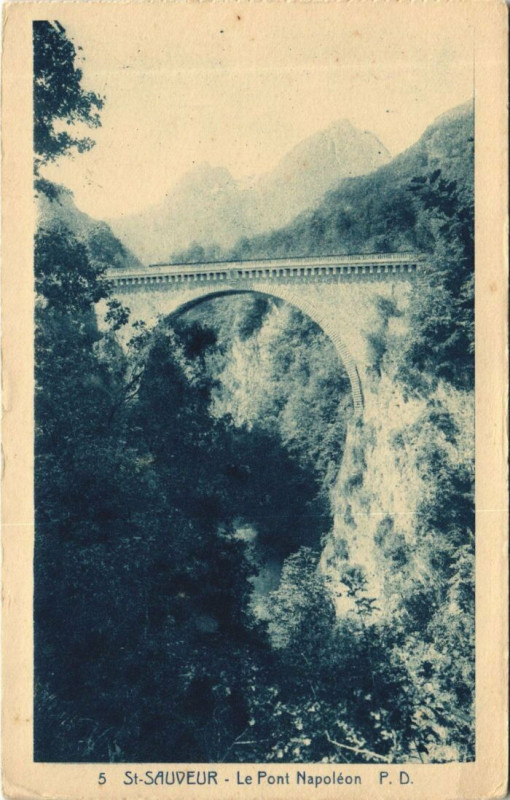 Carte postale ancienne Saint-Sauveur Le Pont Napoleon
