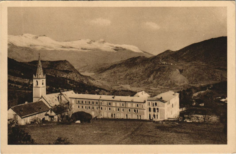 Carte postale ancienne Saint-Etienne-du-Laus Notre-Dame du Laus