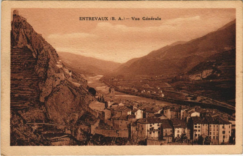 Carte postale ancienne Entrevaux Vue Generale à Entrevaux