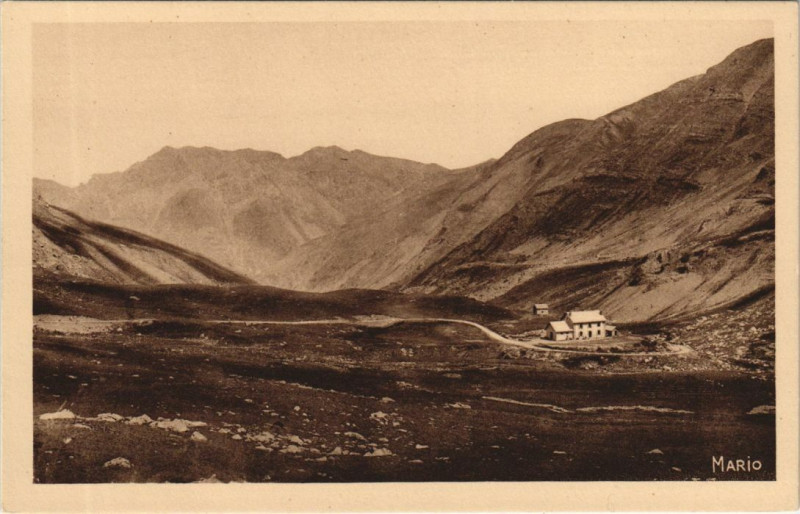 Carte postale ancienne Barcelonnette Environs - Col de la Cayolle - Le Refuge à Barcelonnette