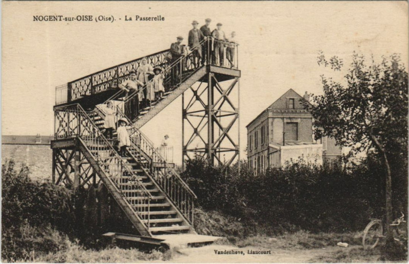 Carte postale ancienne Nogent-sur-Oise La Passerelle à Nogent-sur-Oise