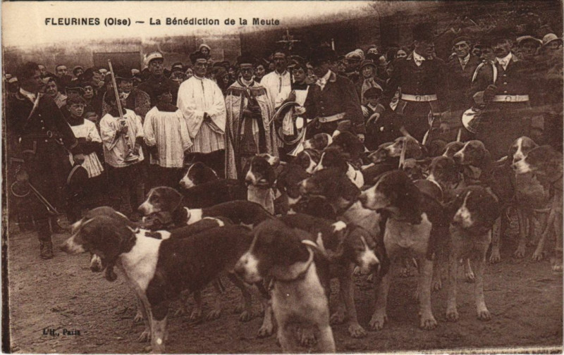 Carte postale ancienne Fleurines La Benediction de la Meute à Fleurines