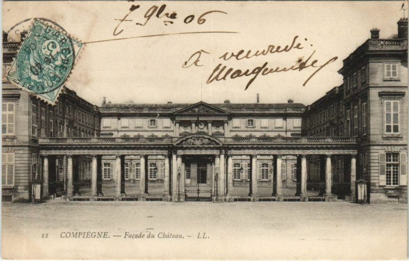 Carte postale ancienne Compiegne Facade du Chateau