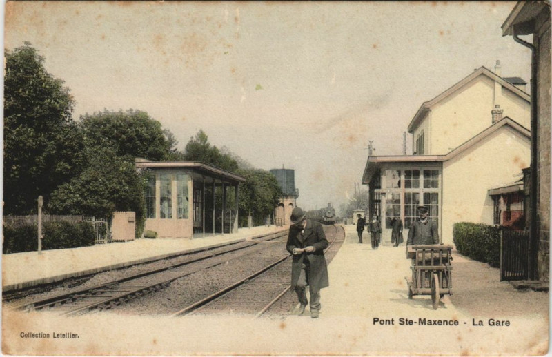 Carte postale ancienne Pont-Sainte-Maxence La Gare à Pont-Sainte-Maxence