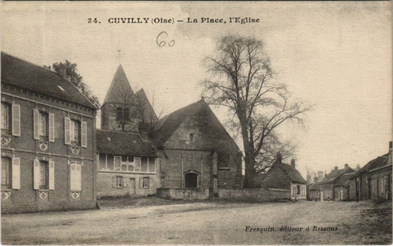 Carte postale ancienne Cuvilly La Place - L'Eglise à Cuvilly
