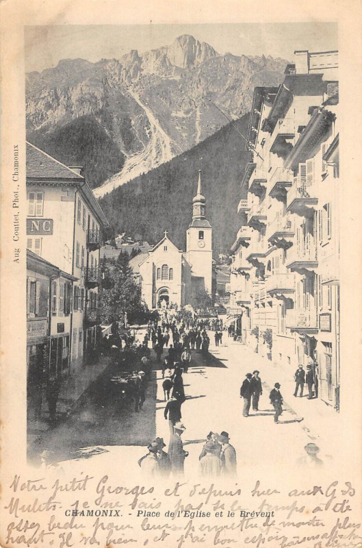 Carte postale ancienne Chamonix Place De L'Eglise Et Le Brevent
