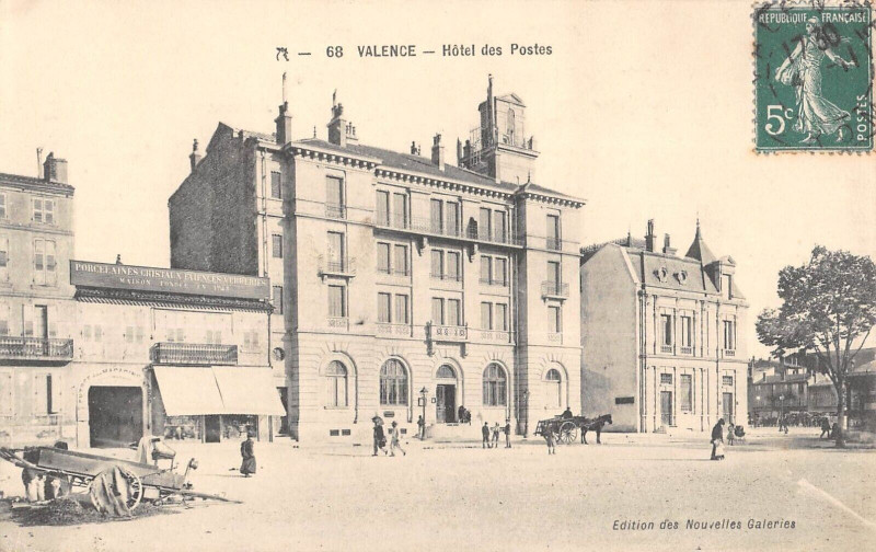 Carte postale ancienne Valence Hotel Des Postes à Valence