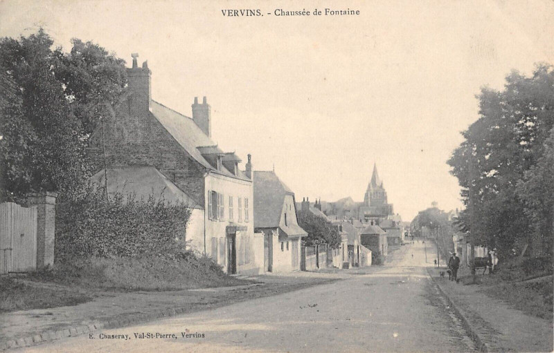 Carte postale ancienne Vervins Chaussee De Fontaine à Vervins