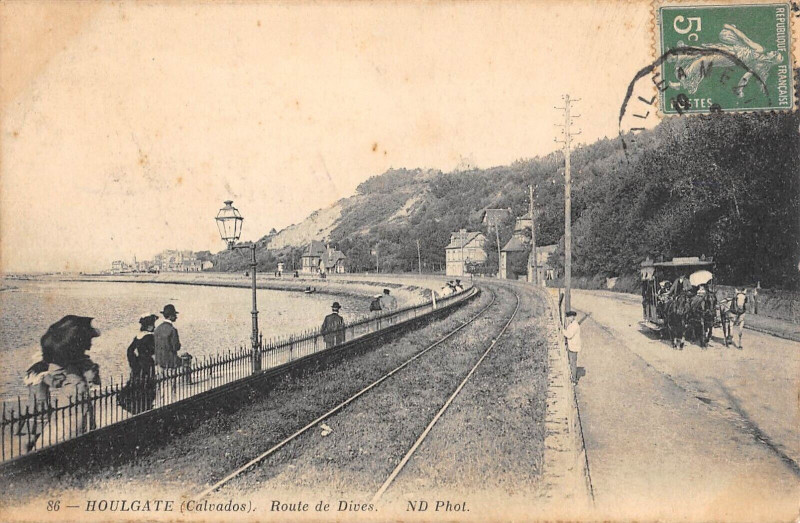 Carte postale ancienne Houlgate Route De Dives à Houlgate