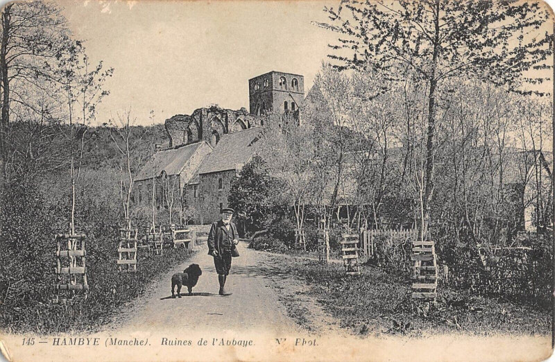 Carte postale ancienne Hambye Ruines De L'Abbaye à Hambye