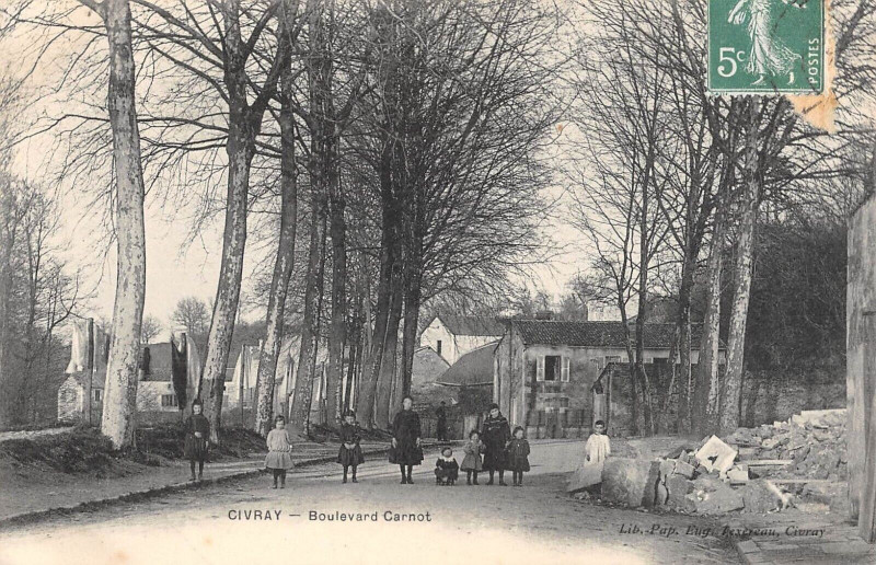 Carte postale ancienne Civray Boulevard Carnot à Civray