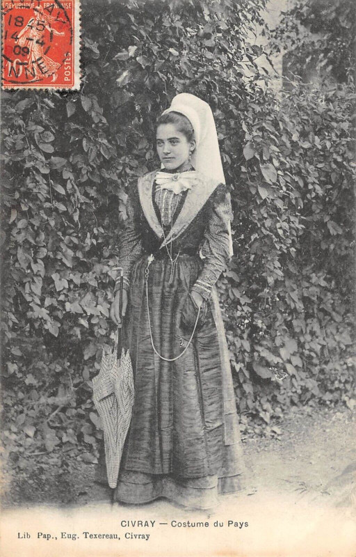 Carte postale ancienne Civray Costume Du Pays à Civray