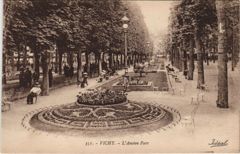 Carte postale ancienne Vichy Ancien Parc à Vichy