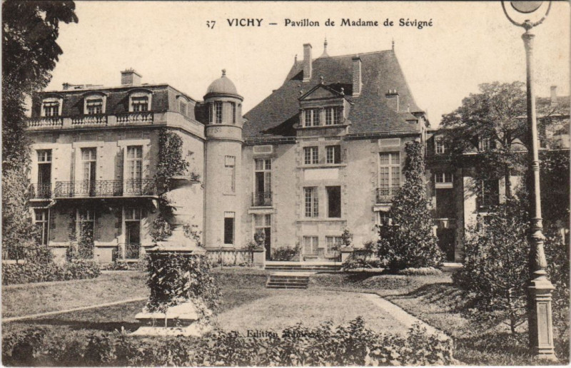 Carte postale ancienne Vichy Pavillon Sevigne à Vichy