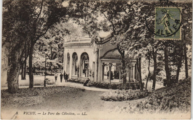 Carte postale ancienne Vichy Parc des Celestins à Vichy